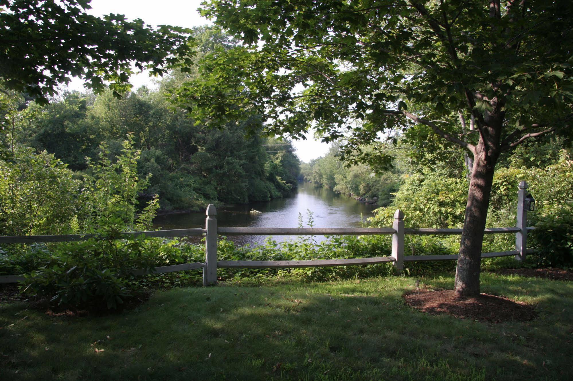Riverhouse By Weekender Formerly Jack Daniels Inn Peterborough Екстериор снимка