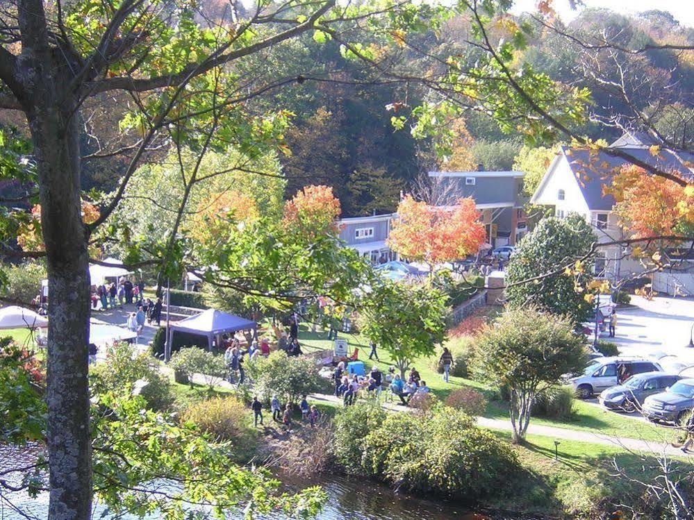 Riverhouse By Weekender Formerly Jack Daniels Inn Peterborough Екстериор снимка
